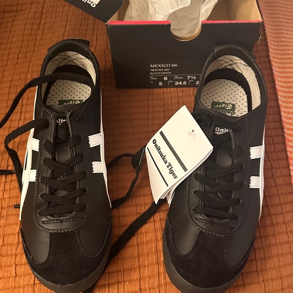 Black and white Onitsuka Tiger Mexico 66 sneakers. Size 7 1/2. Brand new, unworn - Picture 9 of 9